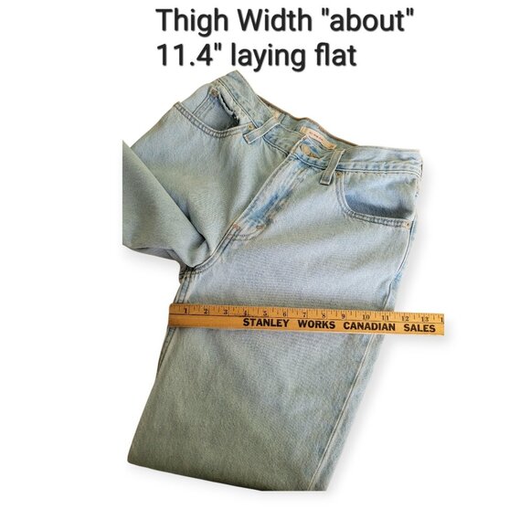 Levis Premium 80s Mom Jeans Light Wash High Rise Tapered Raw Hem Size 26 - Picture 11 of 16